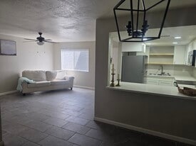 Building Photo - 13865 Julian Dr