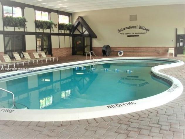 Building Photo - 3690 Inverrary Dr