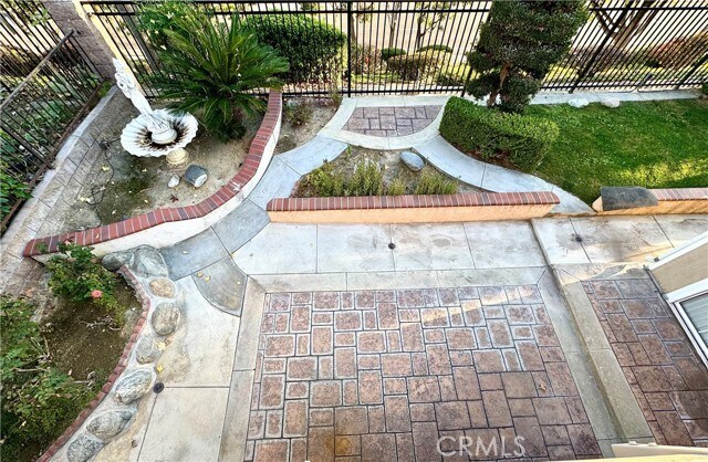 Building Photo - 16208 Peppertree Ln