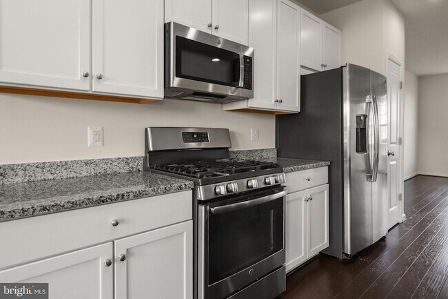 Building Photo - 439 Foxglove Way