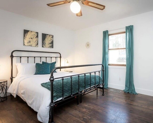 Building Photo - 6 Lambeth Cir