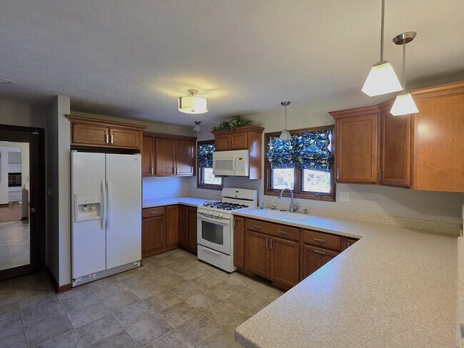 Building Photo - 2510 Raleigh Rd