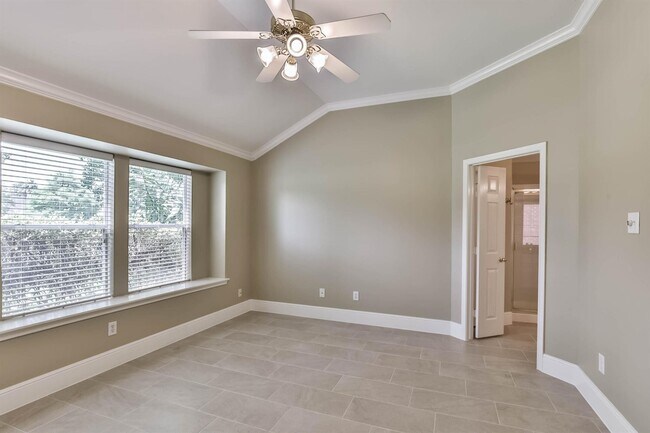 Building Photo - 8326 Hunters Village Dr