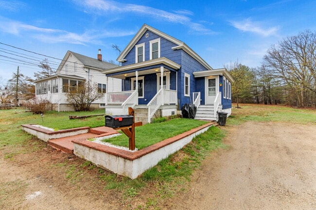 Primary Photo - Spacious 3-Bed/1.5-Bath Home with Classic ...