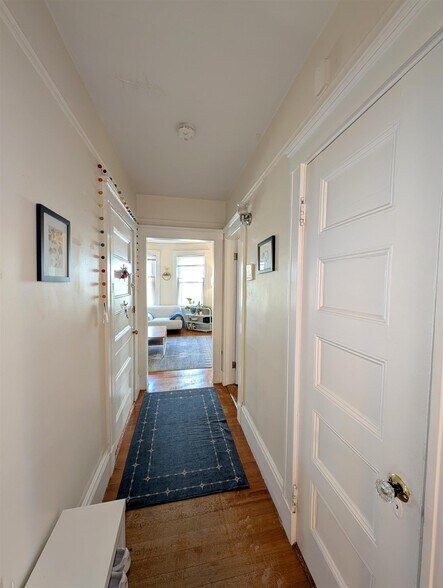 Building Photo - 8 Sanborn Ave