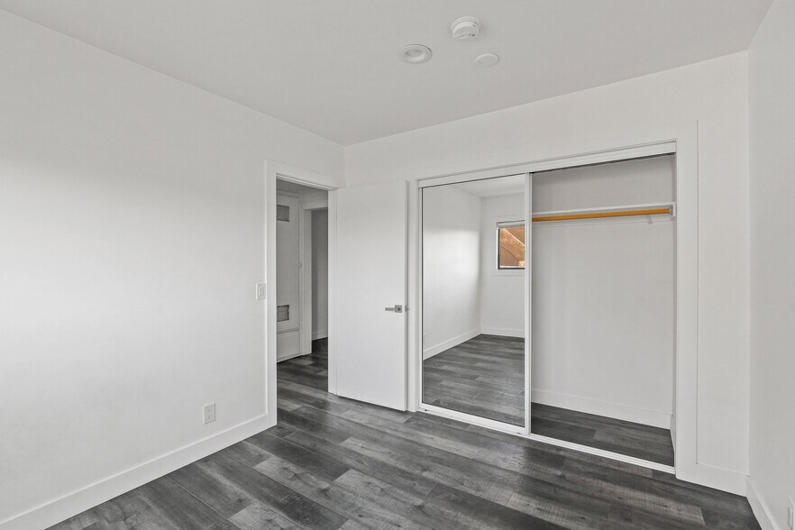 Building Photo - 215 N Fickett St