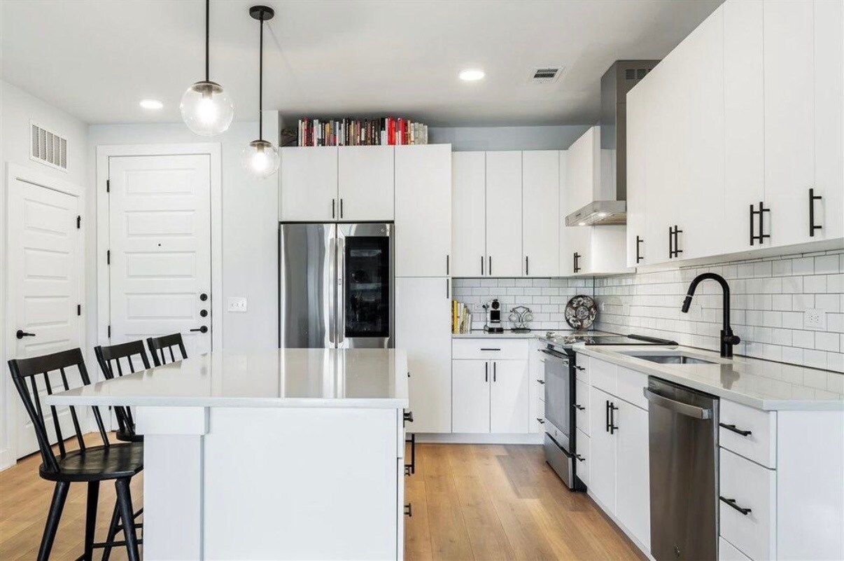 Building Photo - 3101 Govalle Ave