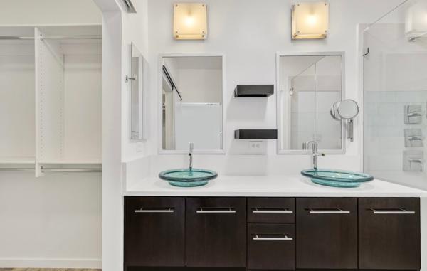 Building Photo - 1665 E Lafayette Ave