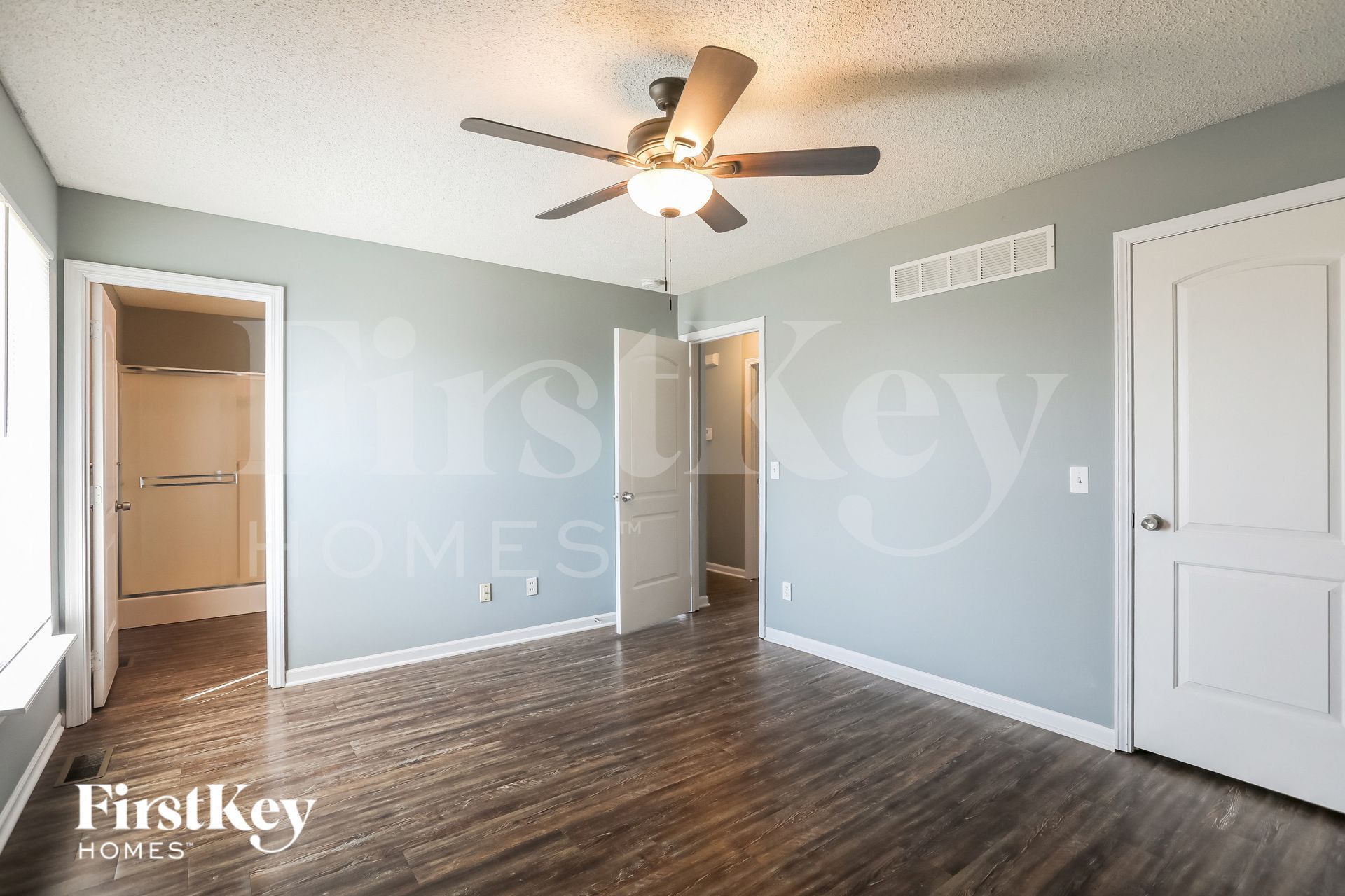 Building Photo - 2211 Larkspur St