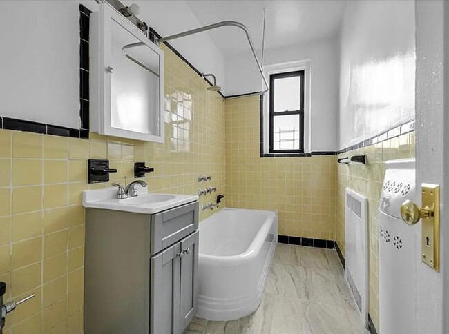 Building Photo - 303 E 33rd St