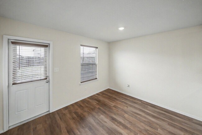 Building Photo - Open-Concept 3BR + Game Room Near Fort Sam & Randolph - Realtor Commission: $500