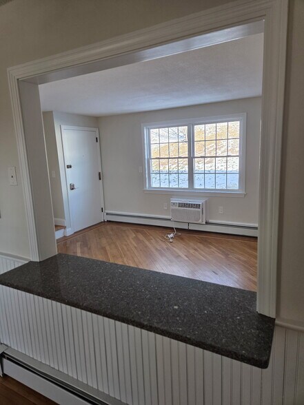 Building Photo - 201 Regan Rd