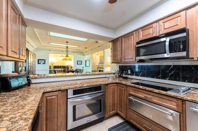 Building Photo - 3602 S Peninsula Dr