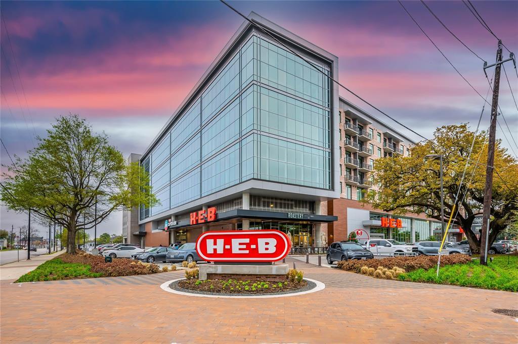 Walk Distance To Buffalow Heights HEB! - 643 Hartman St