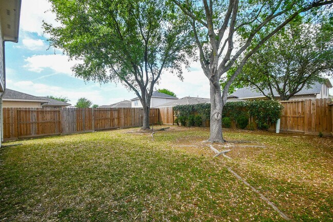 Building Photo - 20506 Lantern Springs Ln