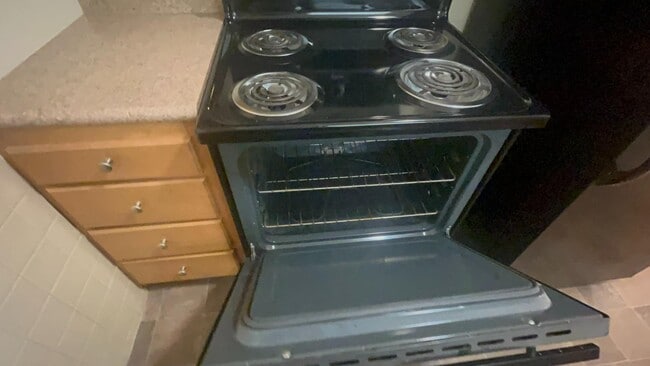 Building Photo - 522 Alcove Ave