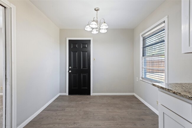 Building Photo - 322 24th Ave N