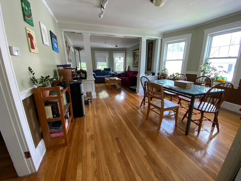 Primary Photo - 105 Montgomery St