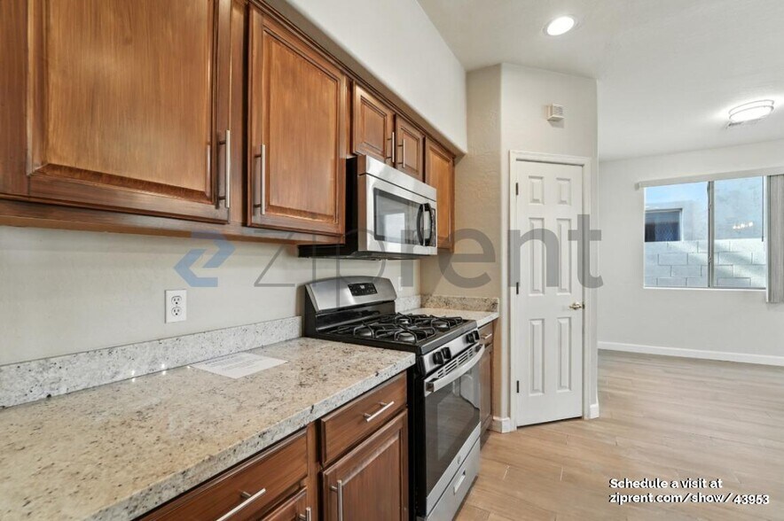 Building Photo - 6841 S 26th Pl