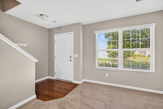 Building Photo - 5652 Pittsford Dr