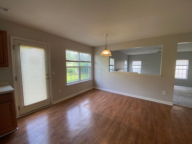 Building Photo - Pristine home located in Linda Vista!