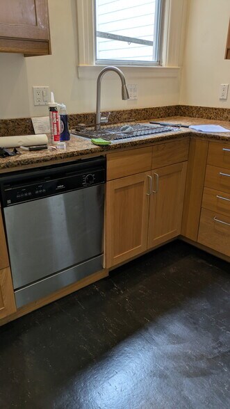 Kitchen - 1915 Grant Ave