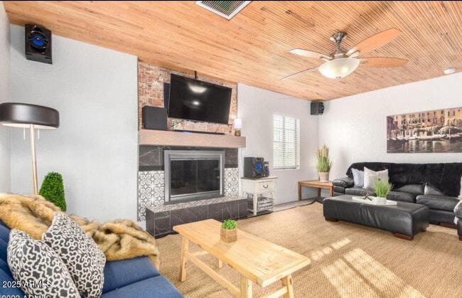 Building Photo - 1720 N Whittier Dr