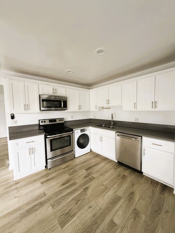 Building Photo - 315 Junipero Ave