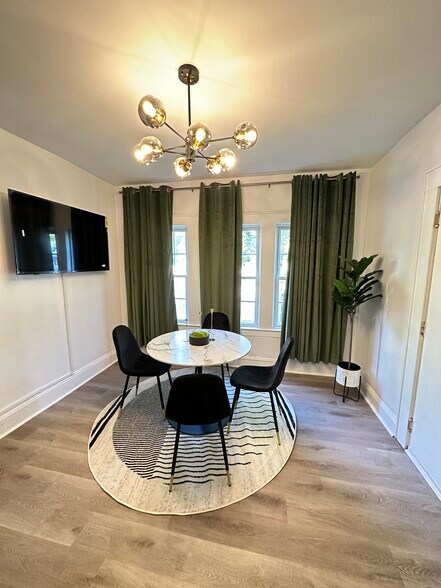 Building Photo - 48 Maple Ave