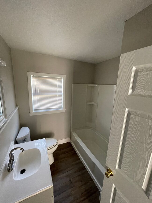 Building Photo - Home for rent!