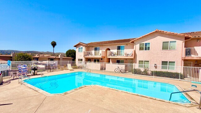 Building Photo - Lovely Downstairs, Entry-Level, End Unit Condo in the Private Diamante HOA Community of Bonsall, ...