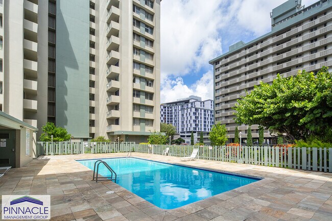 Building Photo - 2637 Kuilei St