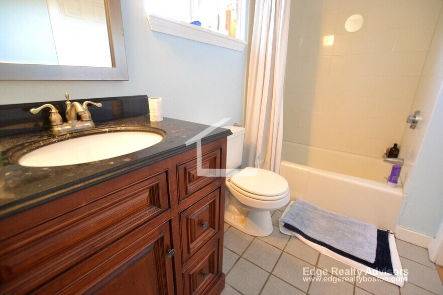 Building Photo - 20 Pratt St