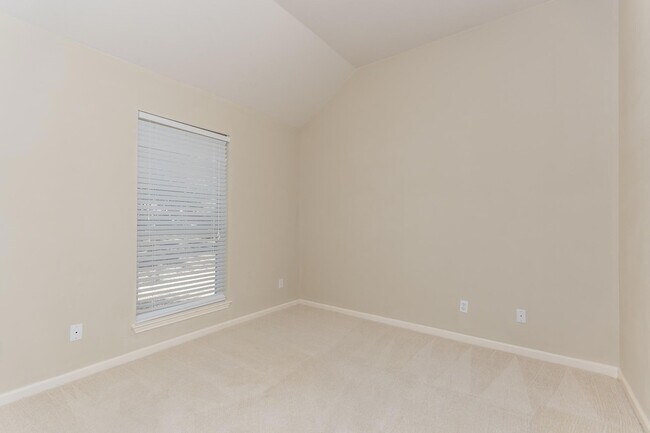 Building Photo - 15808 Chatham Wood Dr