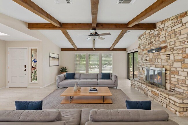 Building Photo - 106 Cross Bow