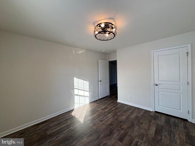 Building Photo - 142 Sills Ln