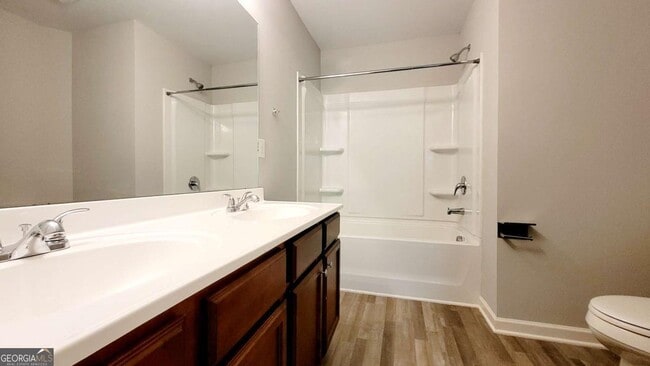 Building Photo - 2566 Piering Dr