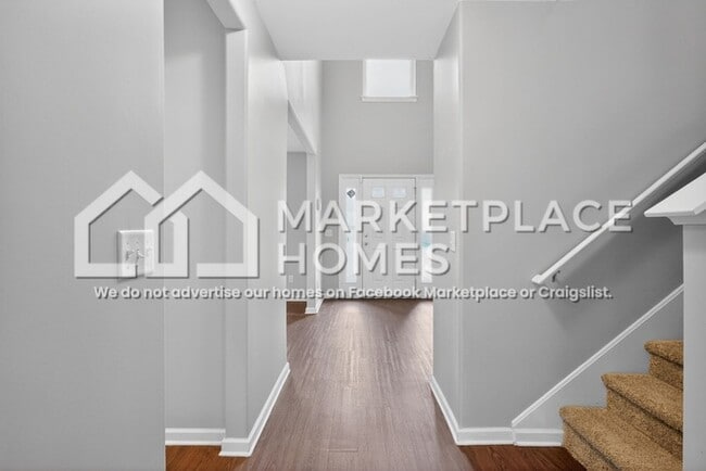 Building Photo - 10 Amber Dr