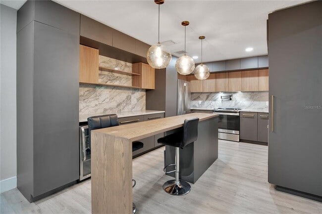 Building Photo - 428 S Summerlin Ave