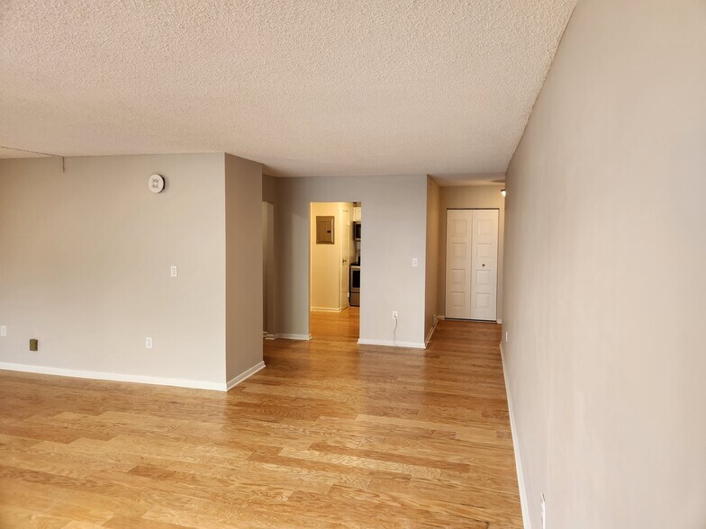 Building Photo - 205 E Joppa Rd