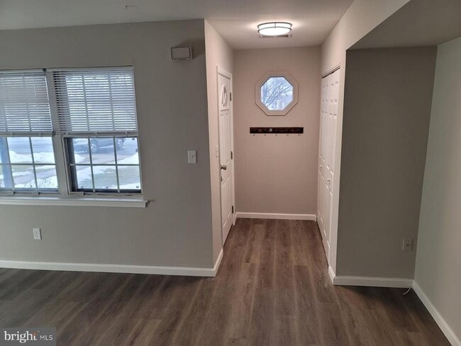 Building Photo - 22 Mimosa Ct