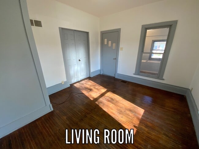 Building Photo - 1308 Lape-