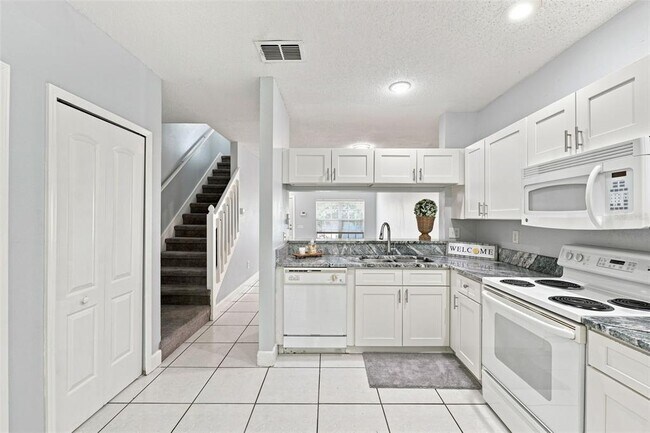 Building Photo - 29924 Playa Del Rey Ln