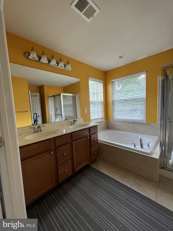 Building Photo - 4511 Nightingale Ct