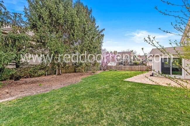 Building Photo - 261 Wyndotte Dr