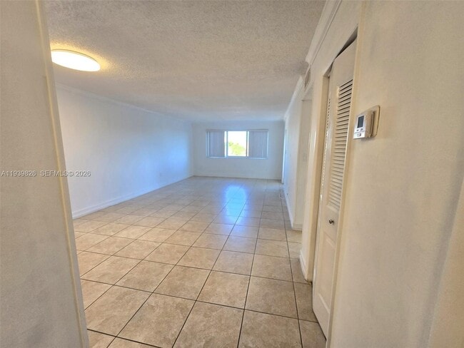 Building Photo - 6960 Miami Gardens Dr