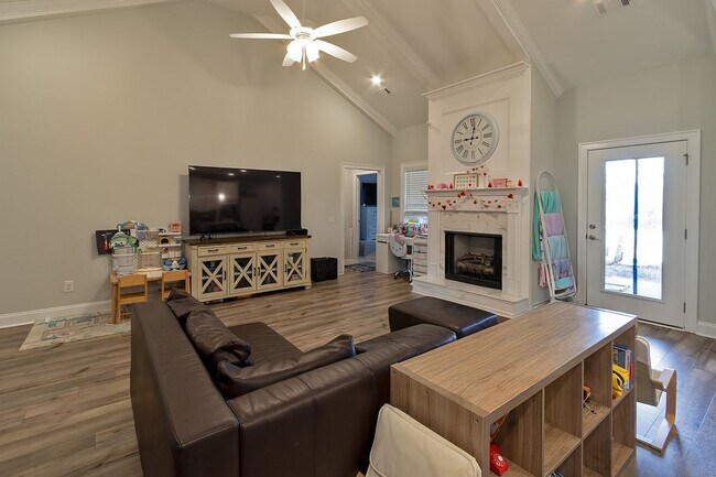 Building Photo - Available July 15, 2026