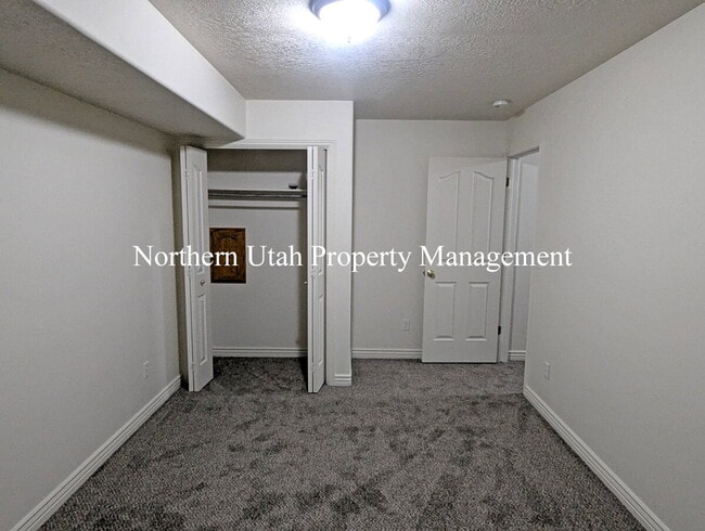 Building Photo - 3 Bed 2.5 Bath HVAC