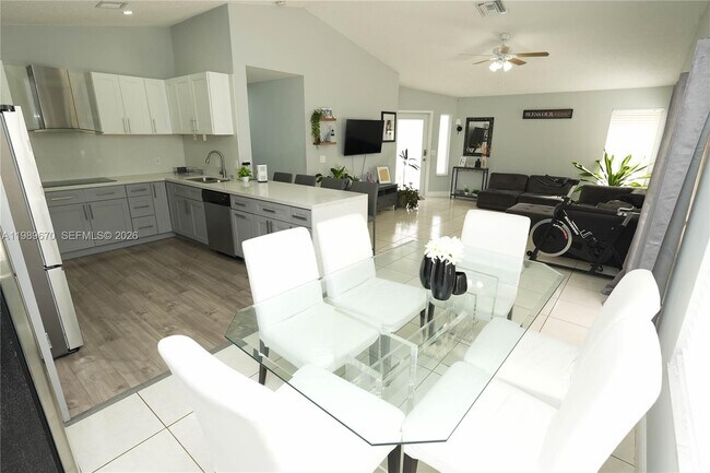 Building Photo - 3460 NW 21 St