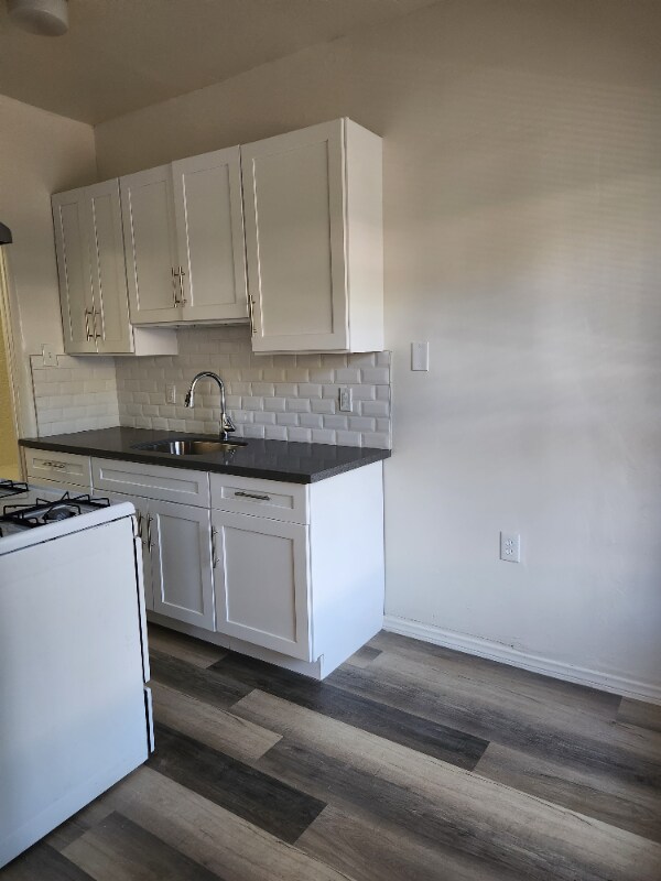 Building Photo - 1845 N Gramercy Pl